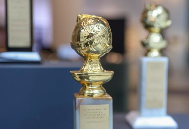 Demandan a la empresa propietaria de los Globos de Oro por la venta de los premios