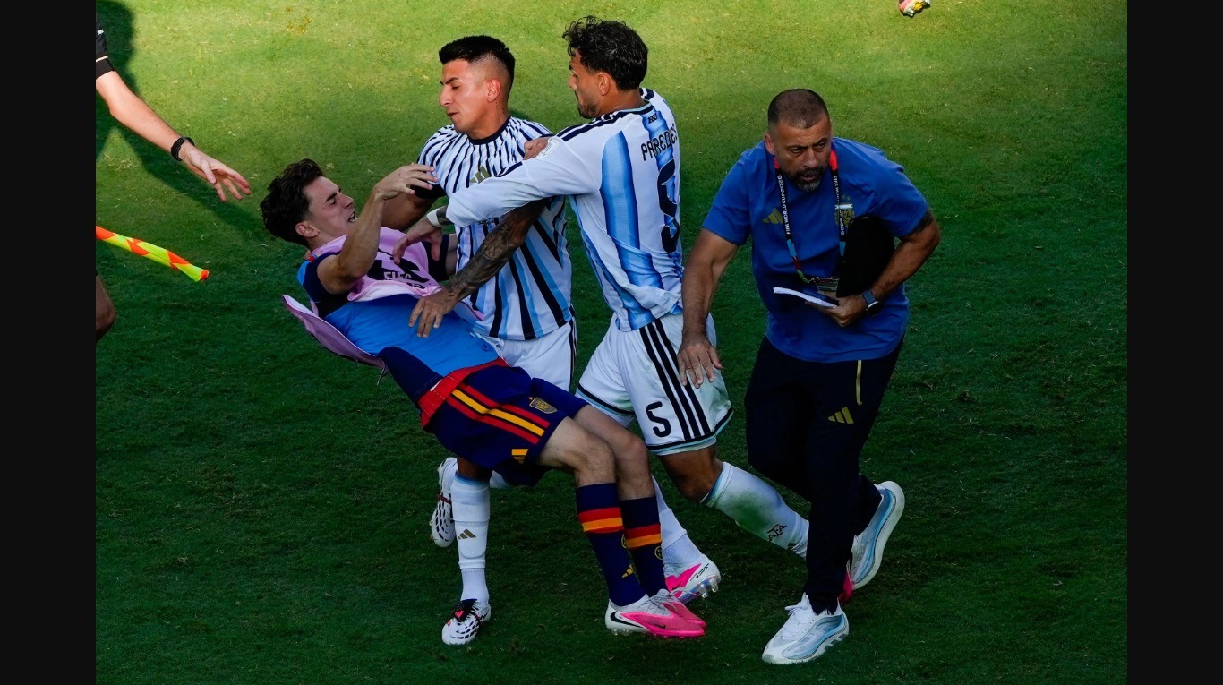 Fifa abre investigación por pelea protagonizada por Argentina