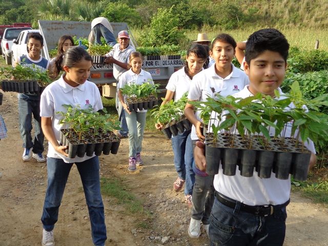 Continúan campañas de educación ambiental en instituciones educativas.