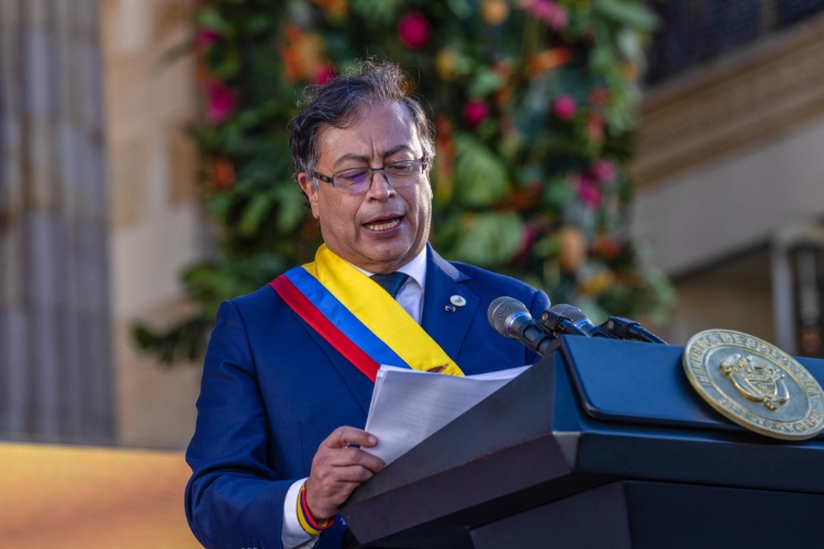 Choque entre Petro y De la Espriella escala por denuncias de presuntas irregularidades en el Gobierno