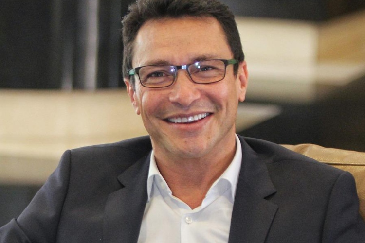 Nuevo escándalo golpea a Carlos Caicedo: revelan denuncia por presunto abuso sexual