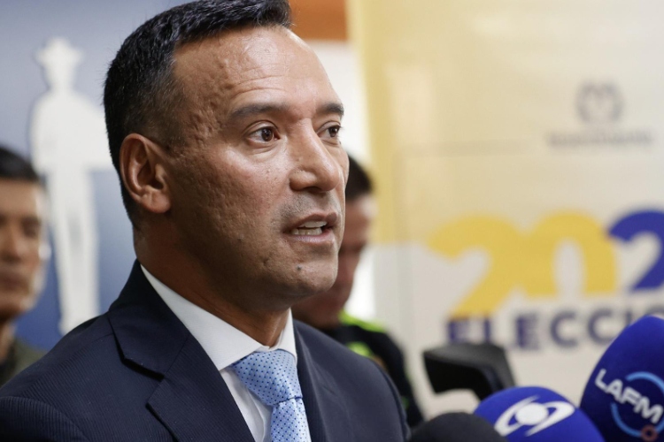 La salida temporal del ministro de Defensa Pedro Sánchez abre interrogantes en el Gobierno