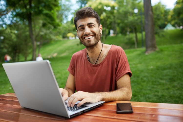 ¿Cuáles son las nuevas competencias digitales que los jóvenes deben adquirir para su futuro inmediato?