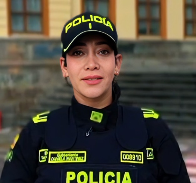Angie Martínez, subintendente.
