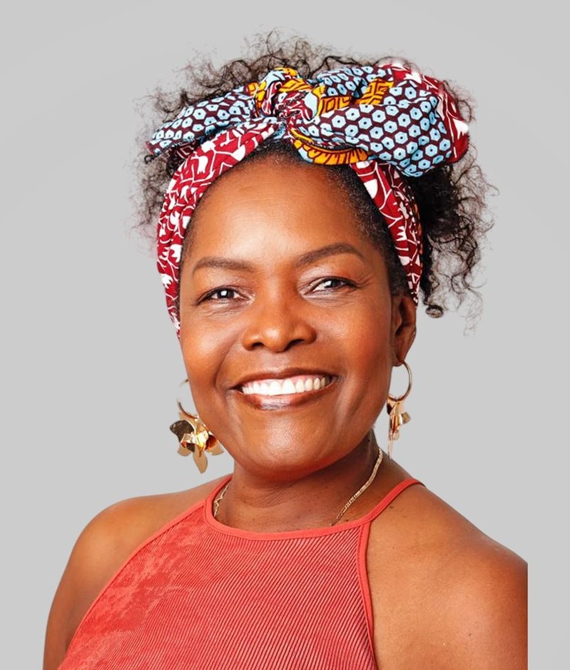Silena Dájome, secretaria.