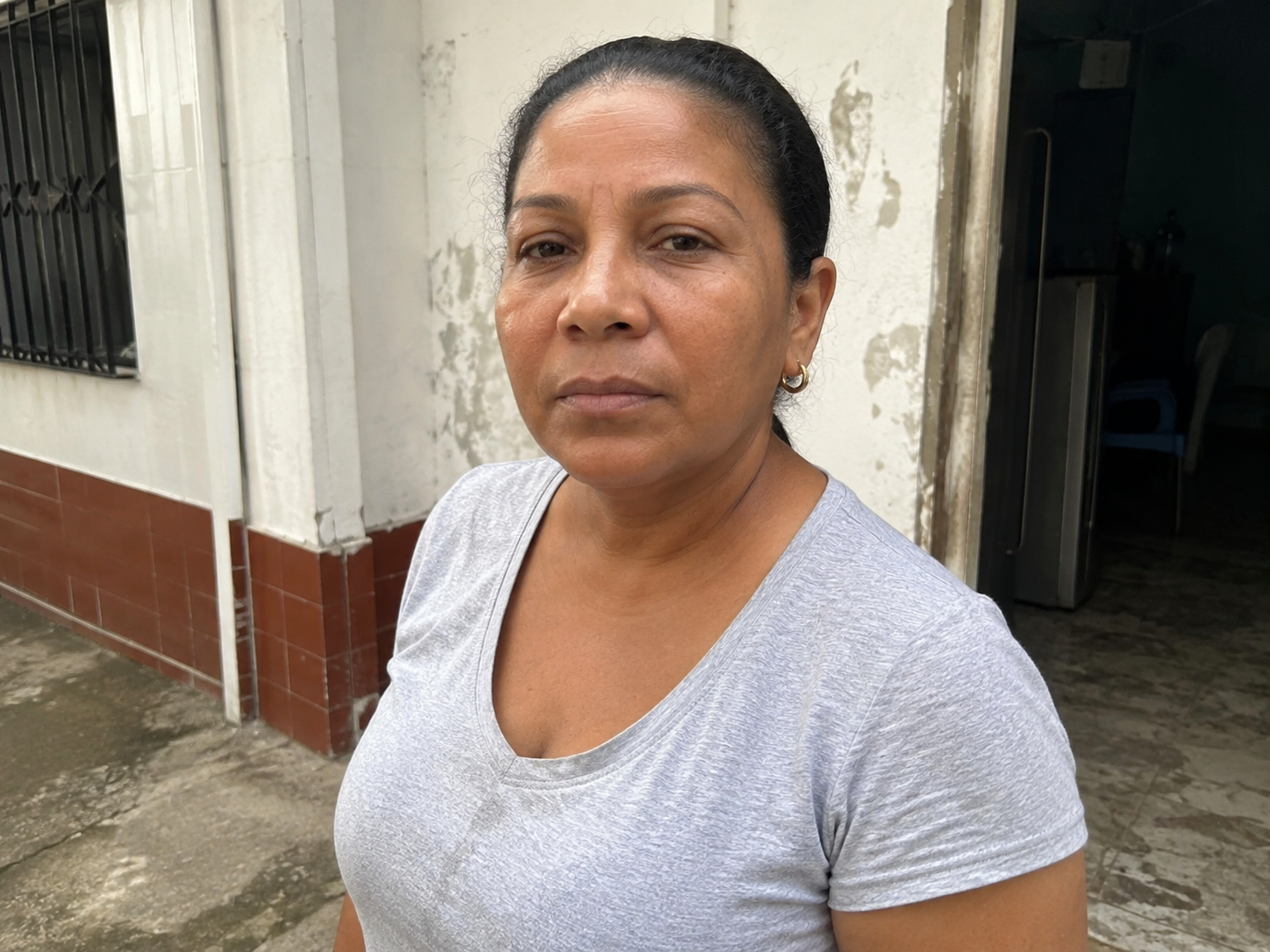 Ventana de vivienda en Sevilla quedó afectada tras el sismo registrado en el Valle del Cauca