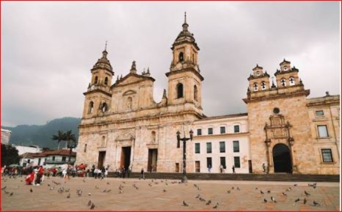 Cumpleaños- Bogota- 6 Agos- hotel Wyndham- turismo-