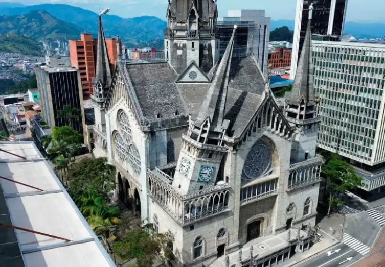 China se suma a la ayuda internacional para Colombia tras el terremoto