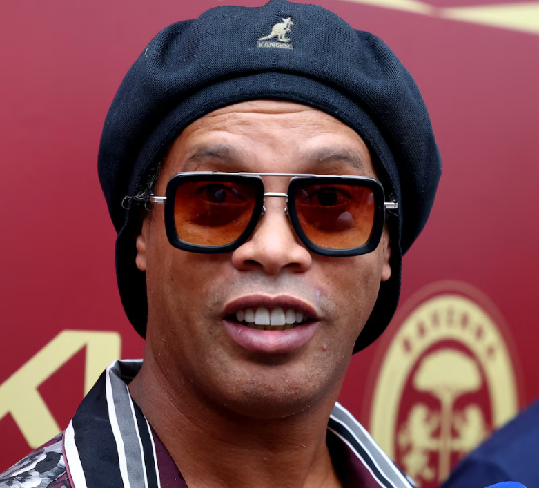 Ronaldinho vuelve a Italia a los 46 años con el sueño de marcar su último gol como profesional