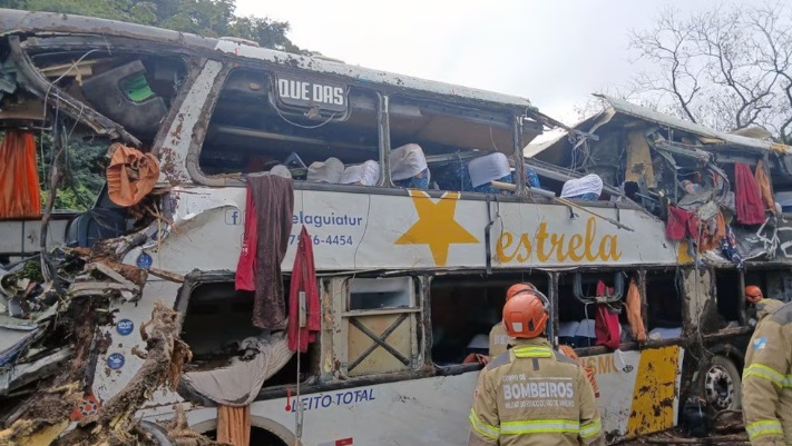 Accidente de autobús turístico en Brasil deja diez mujeres fallecidas