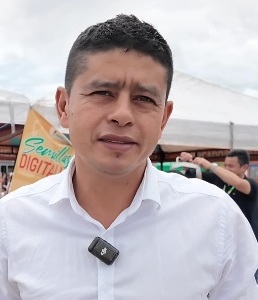 Adrián Martínez, catador.