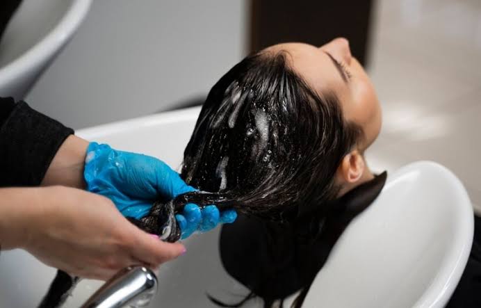Revise si tiene este producto para el cabello en casa: Invima lanzó una alerta y pidió suspender su uso