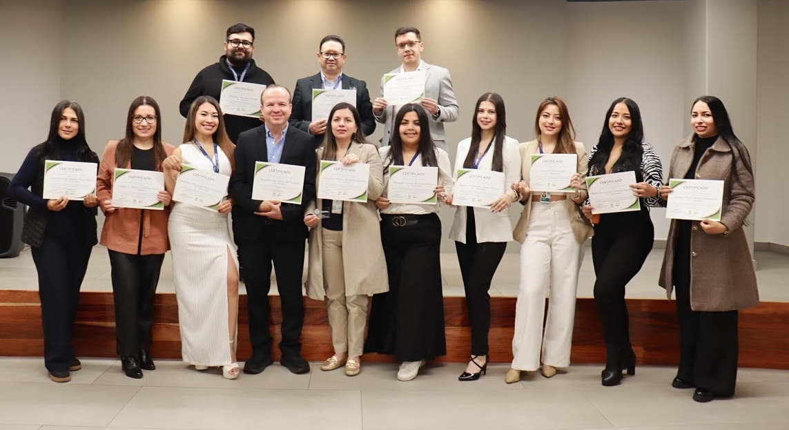 Fot1En la imagen aparecen Luisa Revelo, Angélica Arellano, Daniela Barco, Antonio José Veira, Claudia Arevalo, Sandra Bravo, Daniela Rosas, Juliana Chaves, Fernanda Obando, Julieth Sierra, Camilo Bastidas, Luis Antonio Mueses y Luis Guerrero.