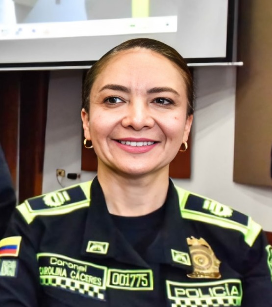 Andrea Cáceres, comandante.