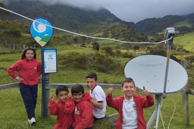 Conectividad Satelital en Colombia da un nuevo impulso a las escuelas rurales de la Orinoquía