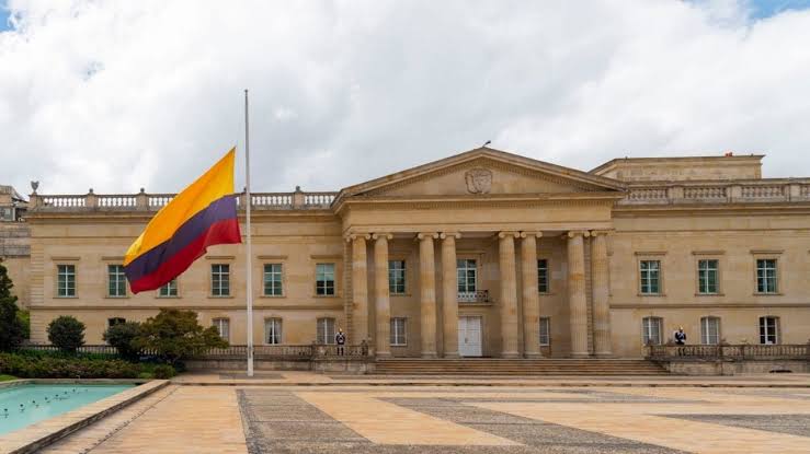 Más de la mitad del alza del Presupuesto presentado por De La Espriella es para tapar huecos del proyecto de Petro