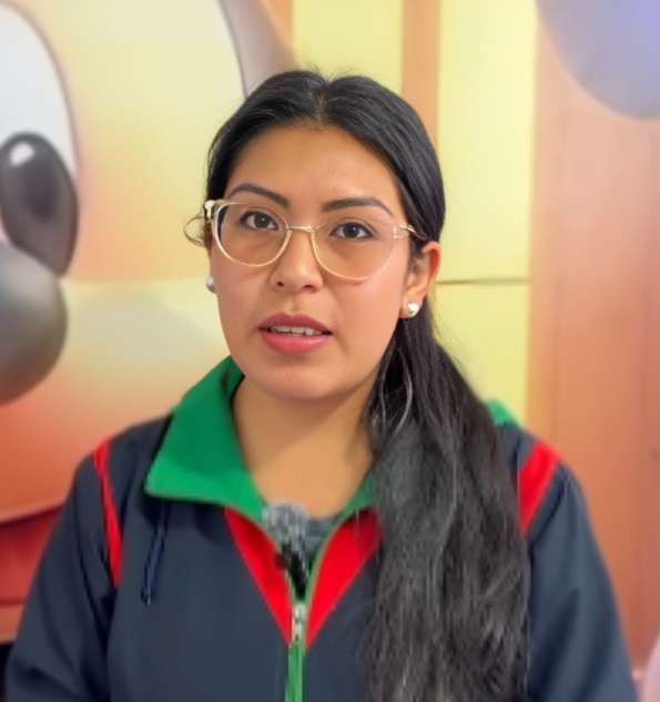 Lorena Vallejo, docente.