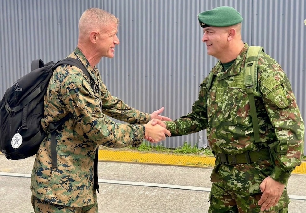 El comandante de la Fuerza de Tarea Hércules, coronel William Morales Guerrero, junto a autoridades estadounidenses, reafirma el compromiso de fortalecer la seguridad en el Pacífico.