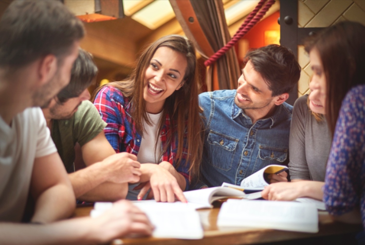 Vida universitaria: cinco hábitos para mantener la energía y la concentración durante el semestre