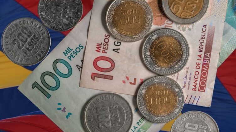 ¿Más de $2 millones? Así quedaría el salario mínimo 2027 si sube el 5%: Análisis de aumento