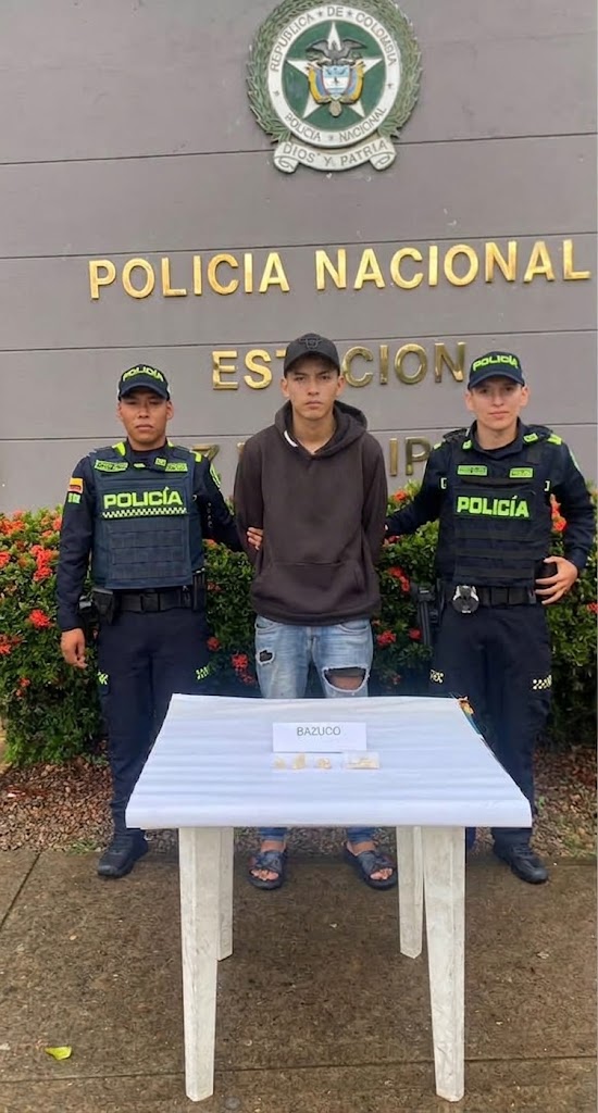 Atracador al descubierto