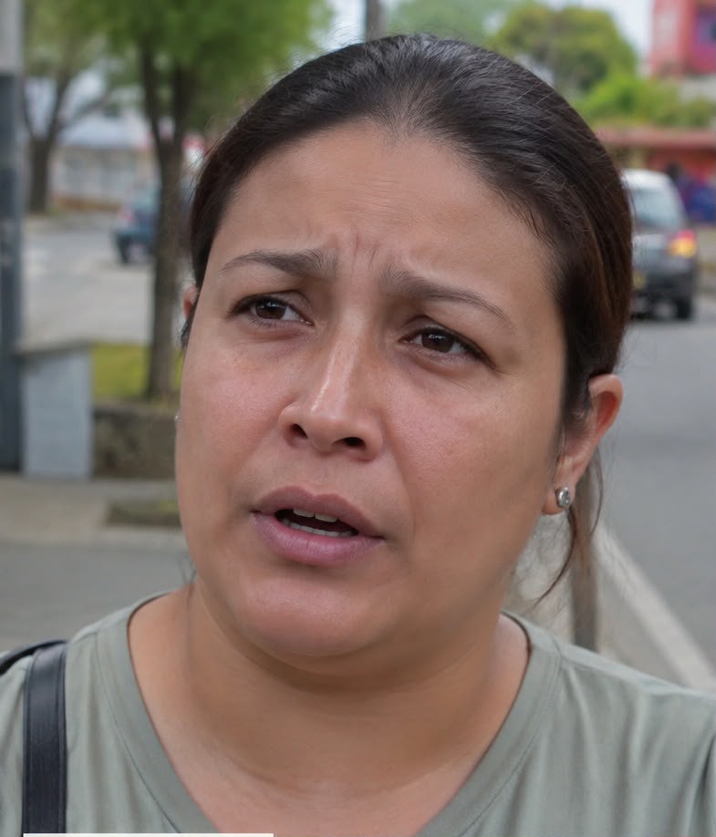 Denuncian profundo hueco en una vía del barrio San Vicente de Roldanillo y alertan por riesgo de accidentes