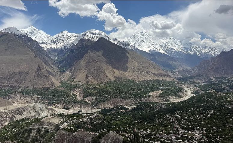 Comunidades que “cazan” glaciares para llevar agua y proteger la naturaleza