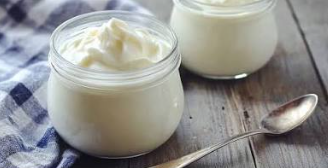 Yogur griego: beneficios para la salud intestinal, el metabolismo y el aporte de proteínas