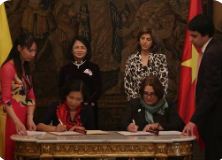 Colombia fortalece el intercambio cultural con Vietnam