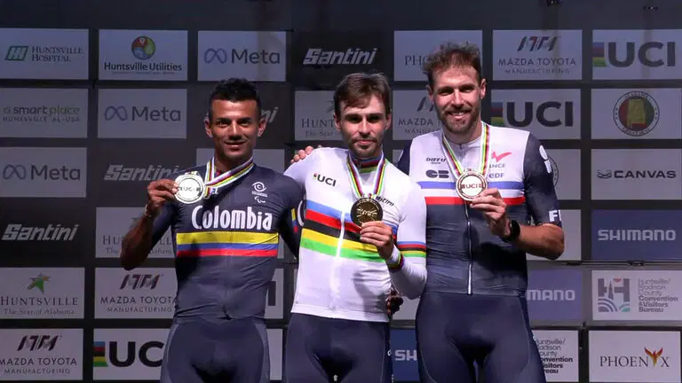 Carlos Vargas se cuelga la medalla de plata de la ruta C5 en el Mundial de Paracycling de Huntsville 2026