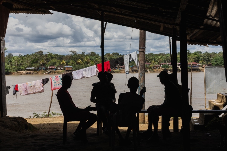 Confinamiento en Colombia: emergencia humanitaria ocasionada por el conflicto armado