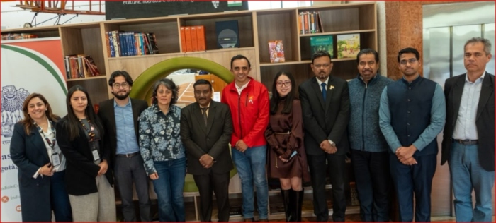 BibloRed: Embajada de la India en Colombia realizó una donación de 346 libros