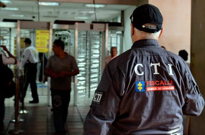 Capturan a tres funcionarios de la Registraduría por presunta expedición irregular de cédulas.