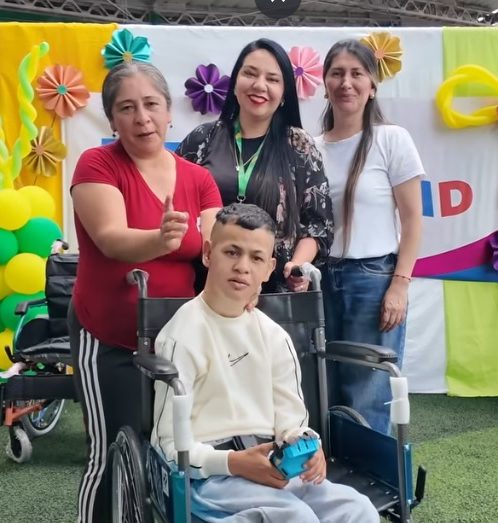 Los Andes fortalece la inclusión con entrega de ayudas técnicas
