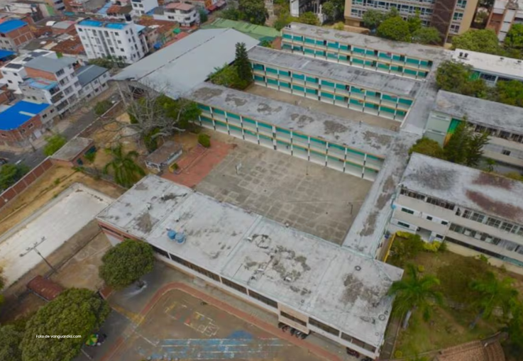 Cargos por presuntas irregularidades en obra de colegio en Santander