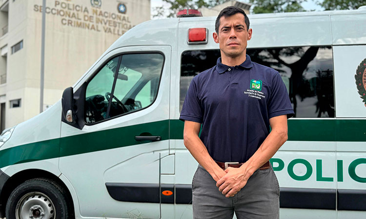 Autoridades desmantelaron en La Buitrera un depósito ilegal con explosivos y municiones.