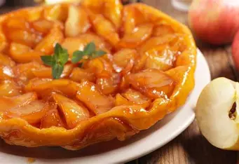 Como preparar postre de tarta Tatin helada con caramelo de mantequilla