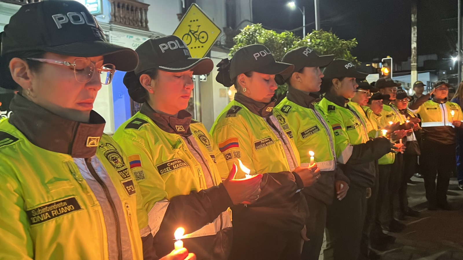 Policía rinde homenaje a la patrullera Yenifer Yaira Ordóñez Valencia