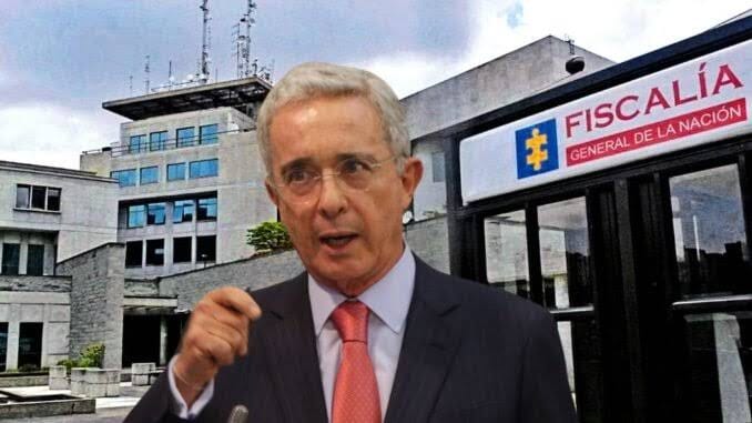 Álvaro Uribe comparece ante la Fiscalía por investigación relacionada con El Aro y La Granja.