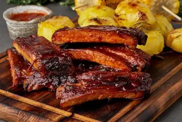 Como preparar Costillas barbacoa con patatas