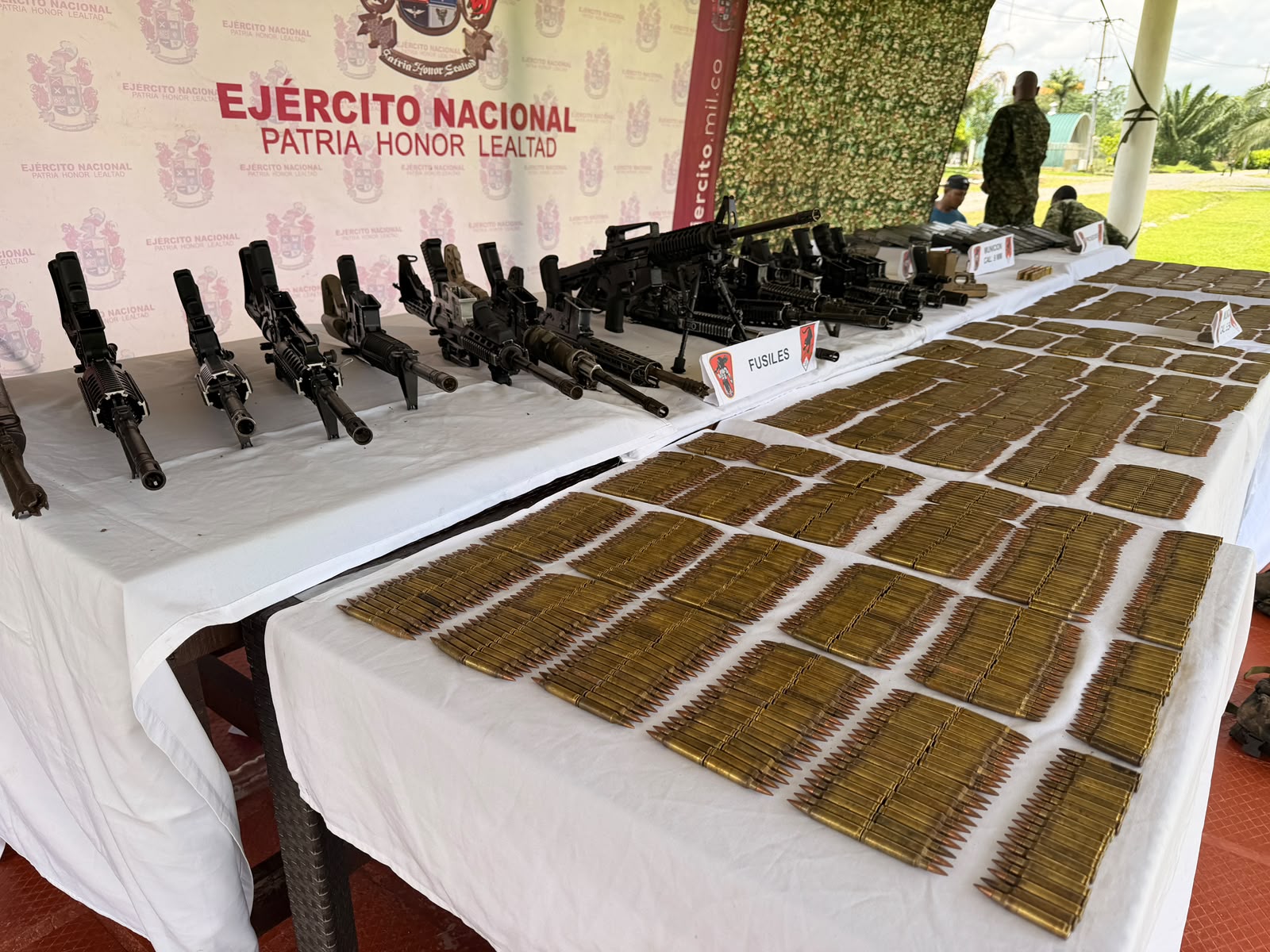 16 jóvenes abandonan las armas y se entregan a la justicia en Nariño