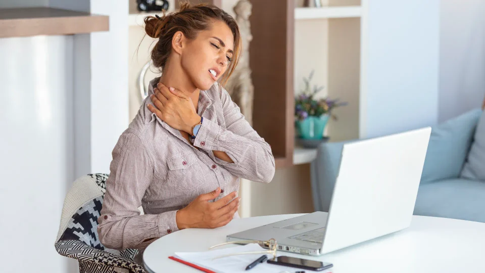 ¿Por qué se da la fibromialgia? Estas son sus posibles causas