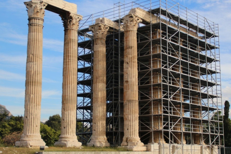 El Templo de Zeus Olímpico se somete a una compleja restauración para preservar sus columnas milenarias