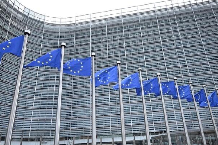 Francia y Luxemburgo presionan y la UE retira a Usmanov y Fridman de su lista de sanciones
