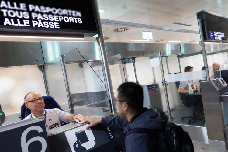 Bruselas intensifica las verificaciones migratorias mientras cambian las rutas de entrada a Bélgica