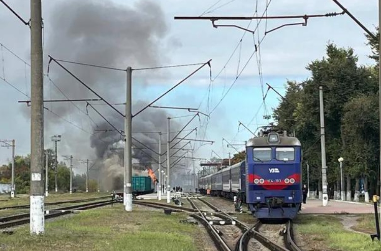 Alarma en Europa: un dron ruso ataca un tren a pocos kilómetros de la frontera polaca