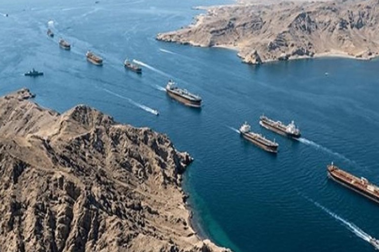 Nueva amenaza de Irán en Ormuz: Teherán prepara una zona restringida para los buques mercantes