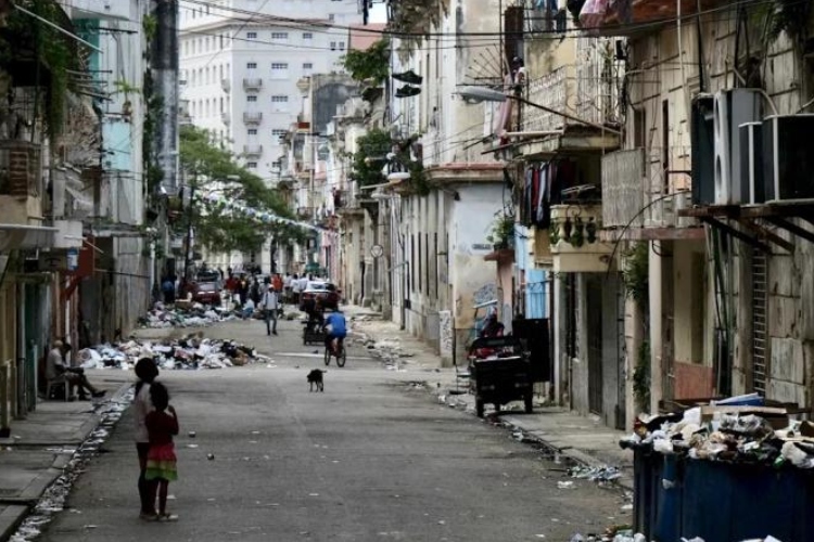 El 94 % de los cubanos vive en pobreza extrema, revela estudio sobre la crisis social de la isla