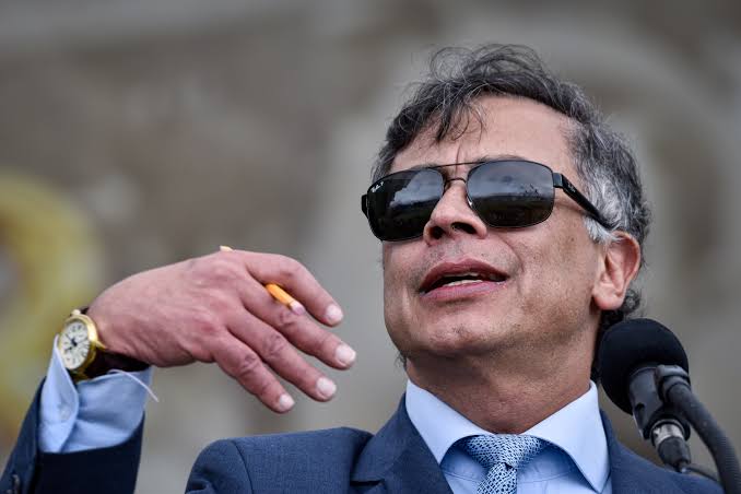 Polémica por la residencia de Gustavo Petro: vecinos de Sierras del Moral piden revisión jurídica y el exmandatario defiende su derecho a la vivienda
