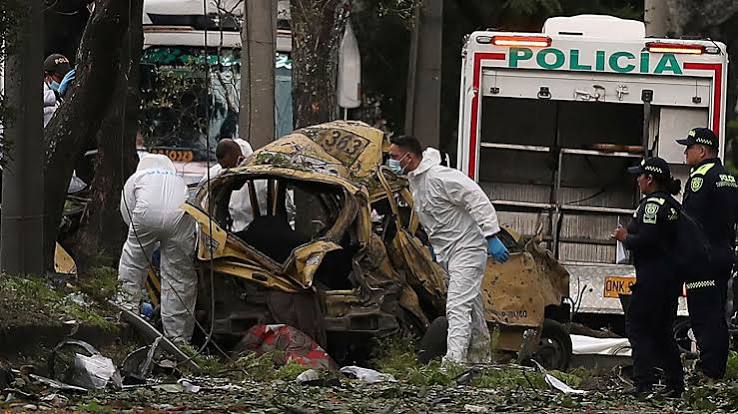 Alerta en Colombia por atentados y ofensiva de grupos armados: Ejército frustró carro bomba